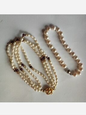 Pair of Gritty Cultered Pearl Bracelets Garnets Gold Tone Fancy Clasp EUC Pearls